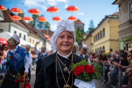 Izjemen obisk zaznamoval 50. Dneve narodnih noš in oblačilne dediščine v Kamniku (Blaž T. Muc)  (93)